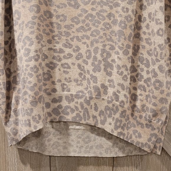 ARITZIA, WILFRED sweater, size M, light shades of gray-tan - Picture 2 of 9